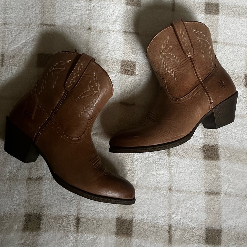 Ariat Women’s Darlin Western Boot